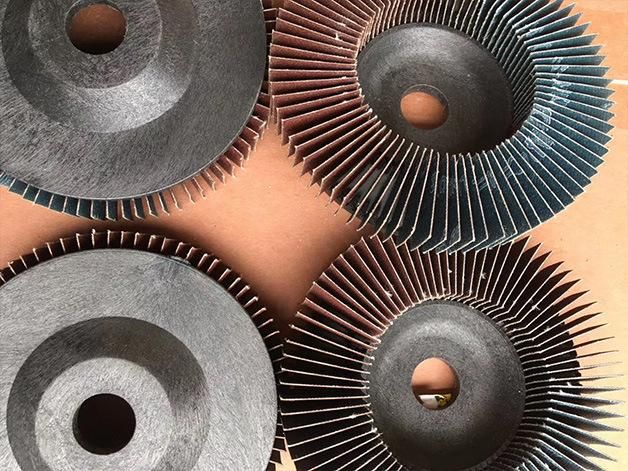 High Quality Premium Wear-Resisting 100mm/115mm/125mm Aluminium Oxide Vertical Flap Disc for Grinding Stainless Steel and Metal